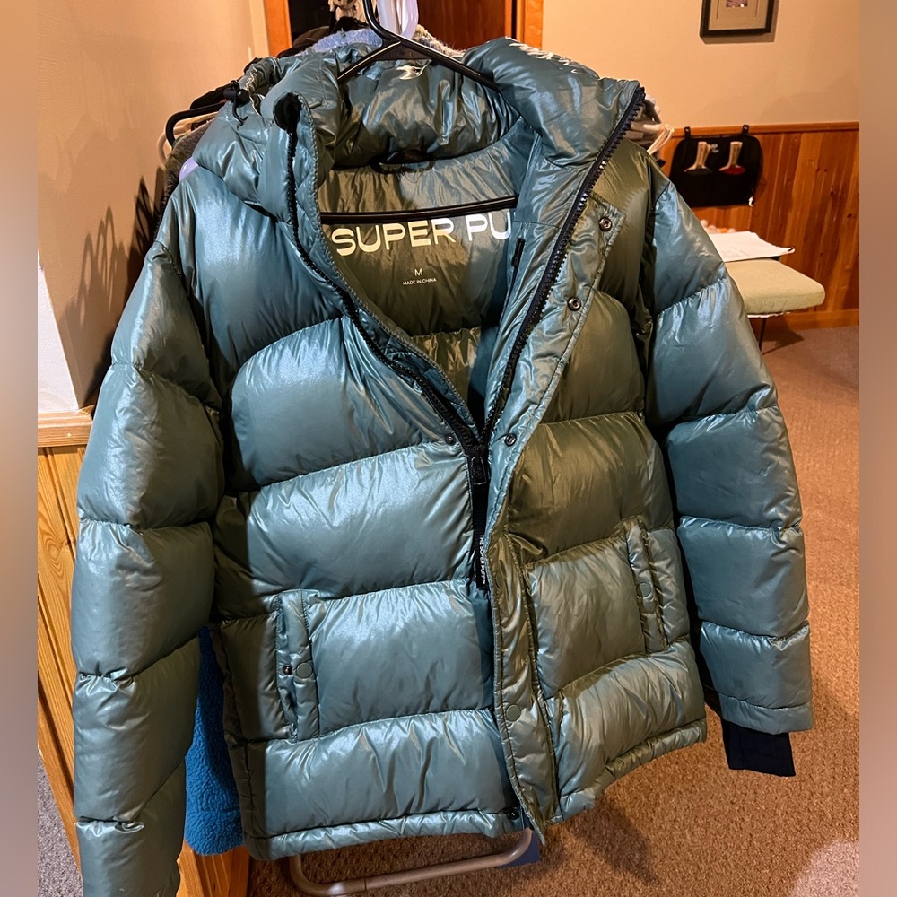 Aritzia TNA super puff in a teal color. Ready for winter wear no damage